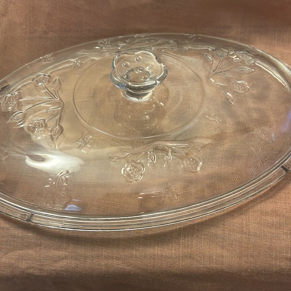 Beautiful 2-quart baking dish - Picture 7 of 9